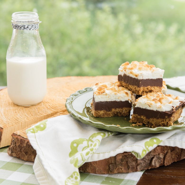 Nordic Ware "Naturals" 9 inch Square Cake Pan with Lid