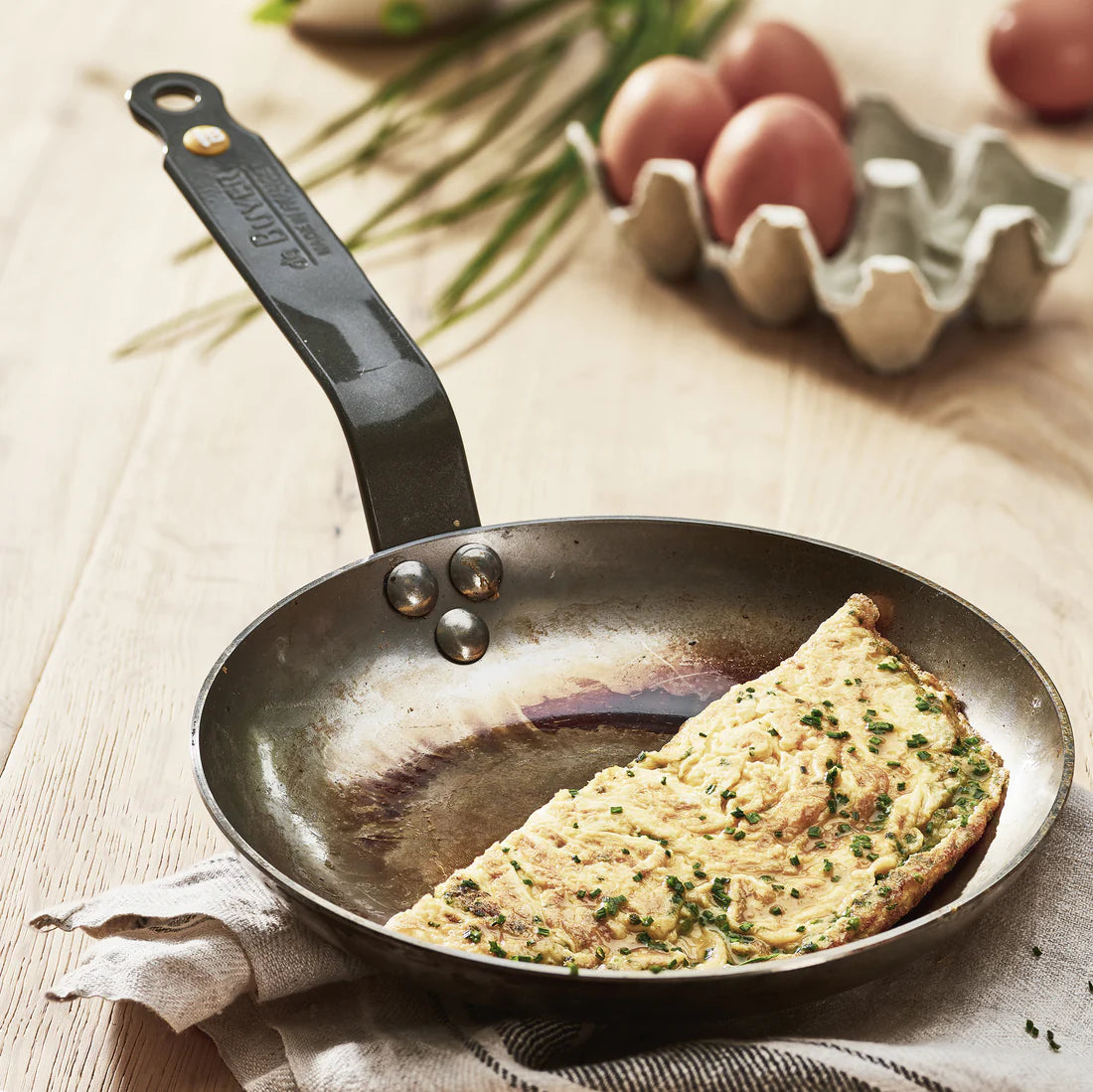 De Buyer Mineral B Omelette Frypan - 9.5"