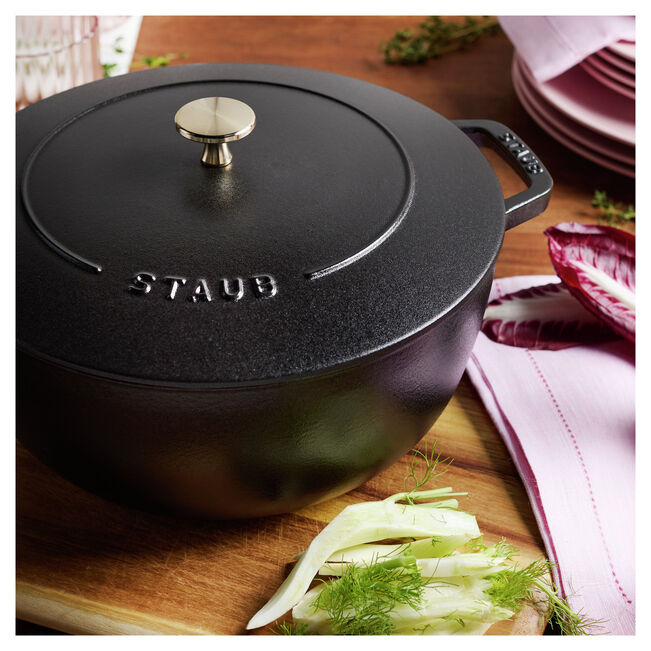 Staub 5.25 qt, Essential French Oven, black matte