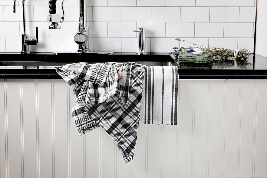 Mu Kitchen Black Farmhouse Towels