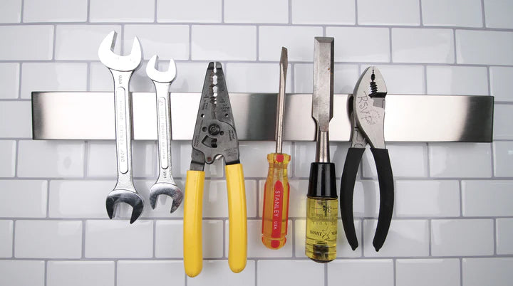 RSVP Int'l Deluxe Magnetic Knife Bar - 18"