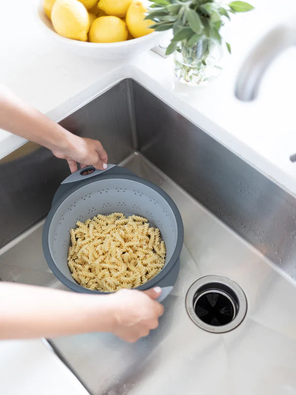 Collapsible Standing Colander