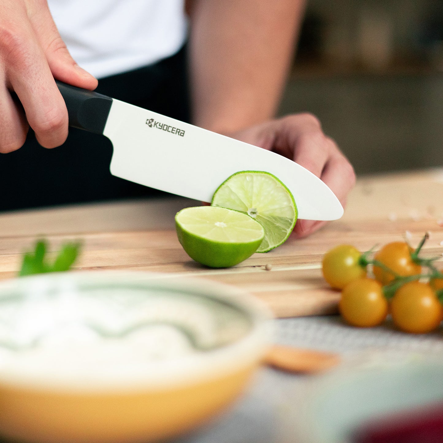 Kyocera INNOVATIONwhite® 5.5" Ceramic Santoku Knife - White Z212 Blade