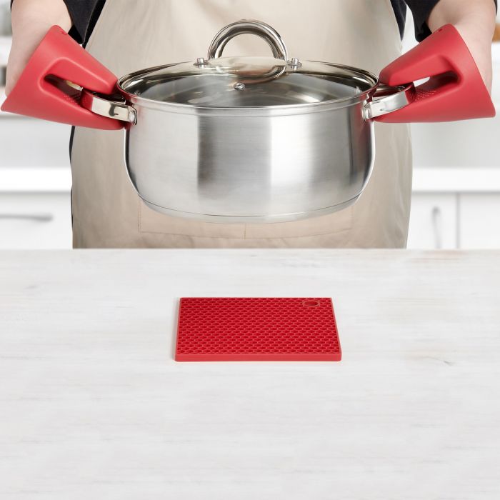 Mrs. Anderson's Baking Pot Grabber