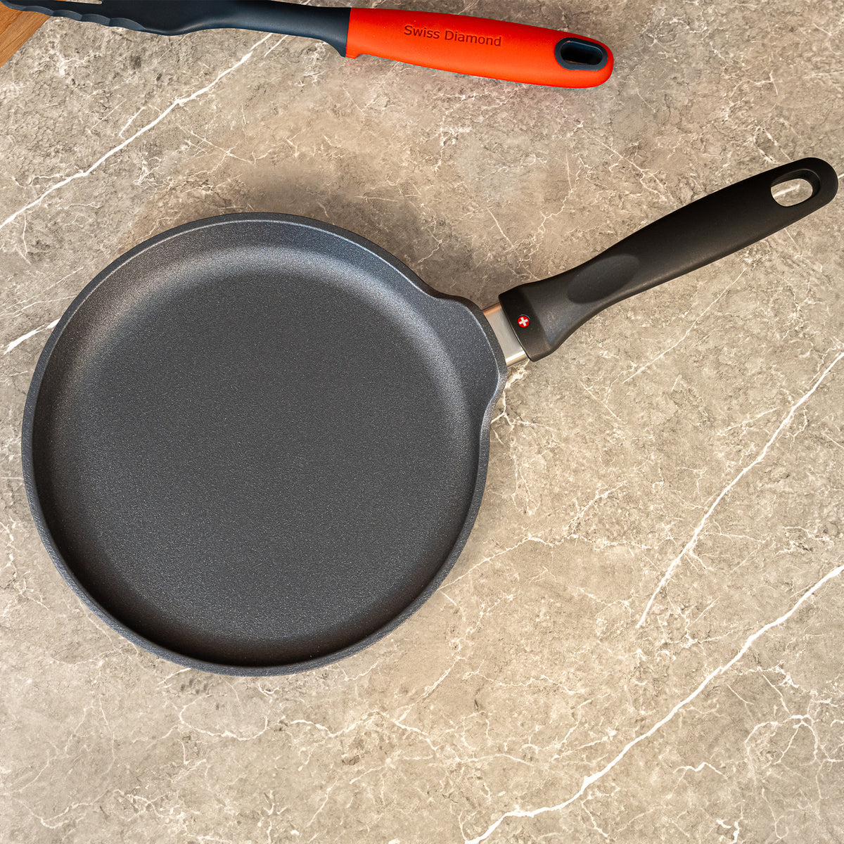 Swiss Diamond HD 9.25" Crêpe Pan