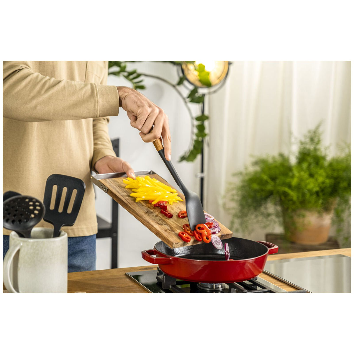 Staub Silicone Wok Turner