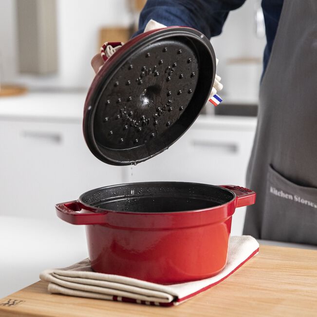Staub Cast Iron 4 qt, Round, Dutch Oven w/ Cast Iron Lid