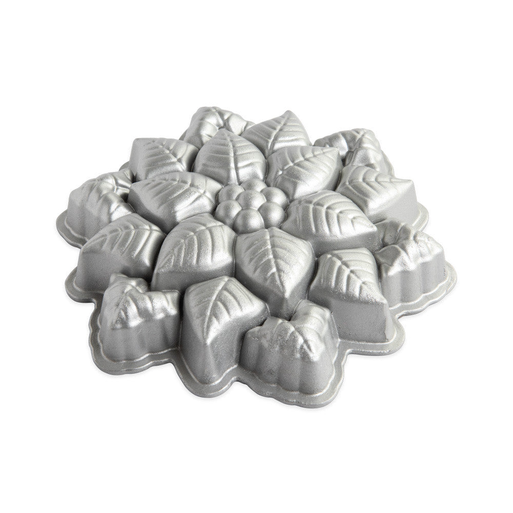 Nordic Ware Poinsettia Pull-Apart Pan